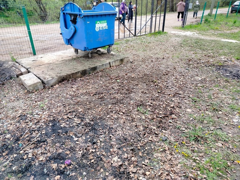 В весенний период на гражданских кладбищах Косино, Заболотье, Великое Село, Речные Котцы, Дретено, Астрилово Великосельского сельского поселения были проведены субботники.